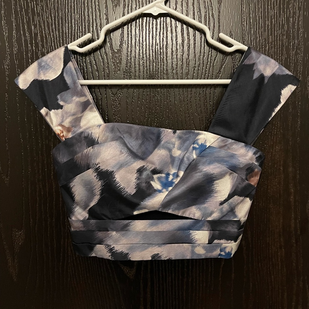 Women's Navy and Gray Floral Crop Top
